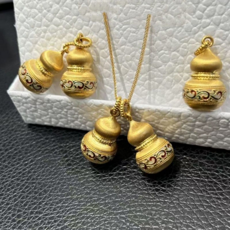 Ethnic Fashion Boutique - Liontin labu awan keberuntungan emas 18K
