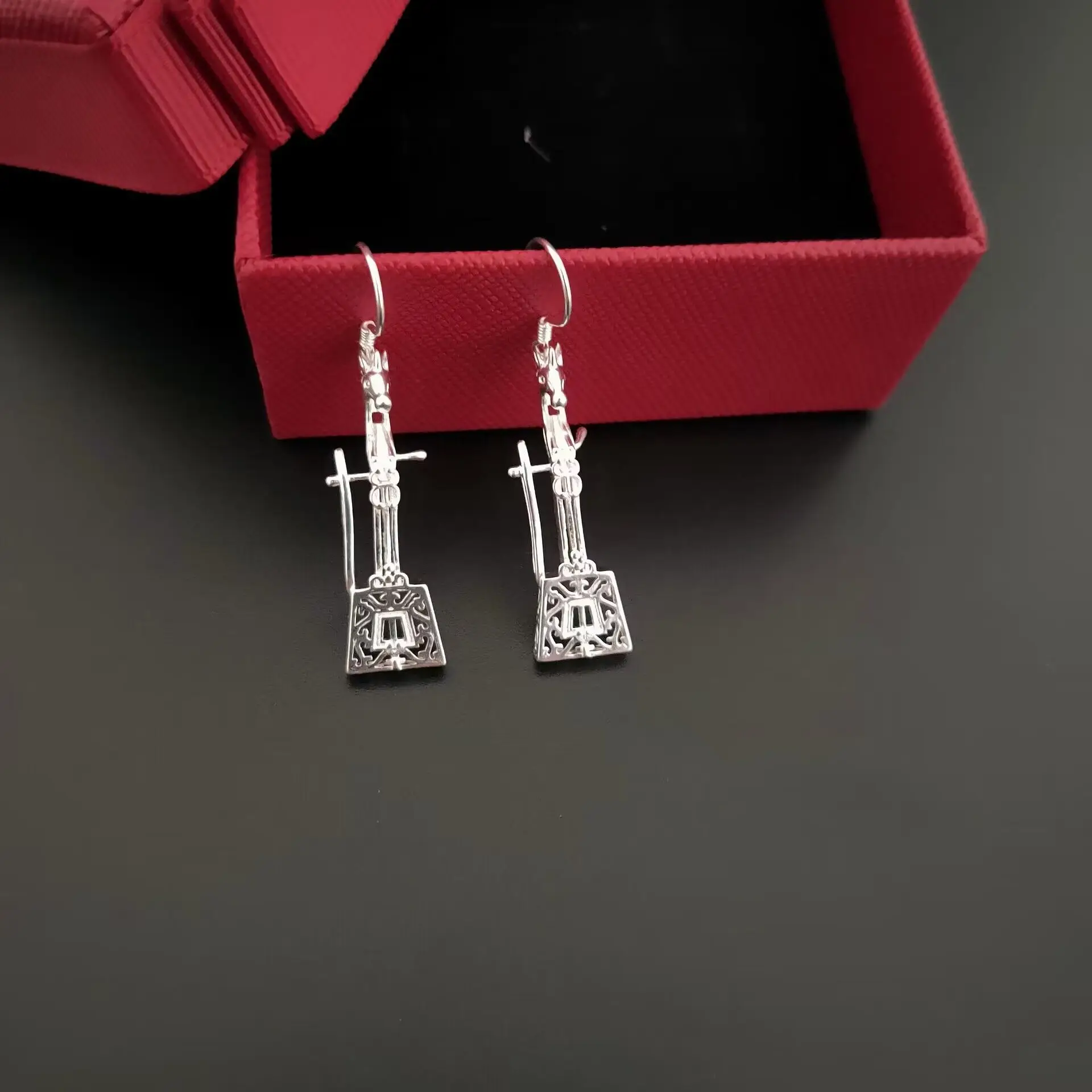 Ethnic Fashion Boutique - Anting-anting Morin Khuur bergaya etnis Tiongkok